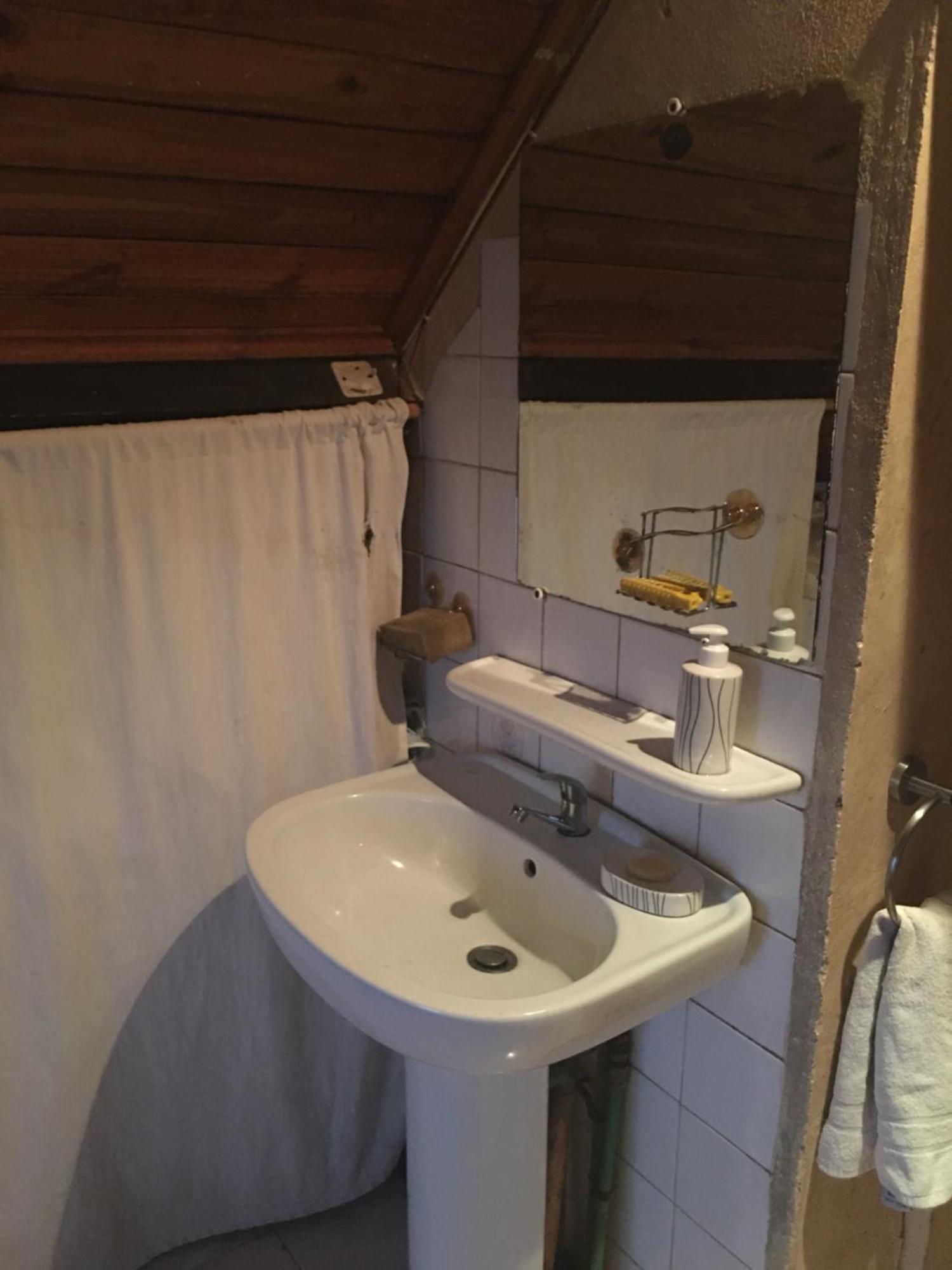 Le Fumoir Guest House Chambre Double อันตานานารีโว ภายนอก รูปภาพ