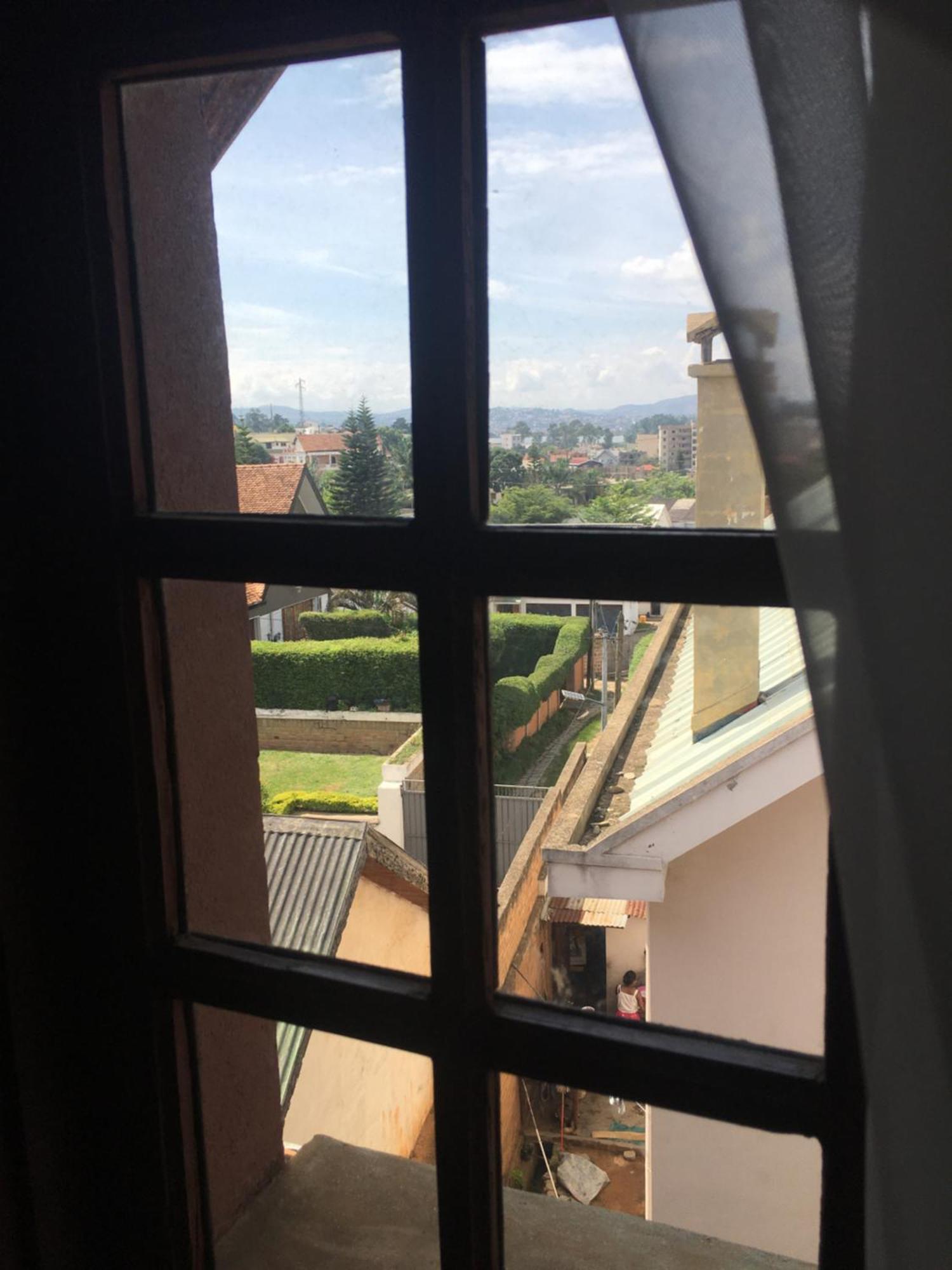 Le Fumoir Guest House Chambre Double อันตานานารีโว ภายนอก รูปภาพ